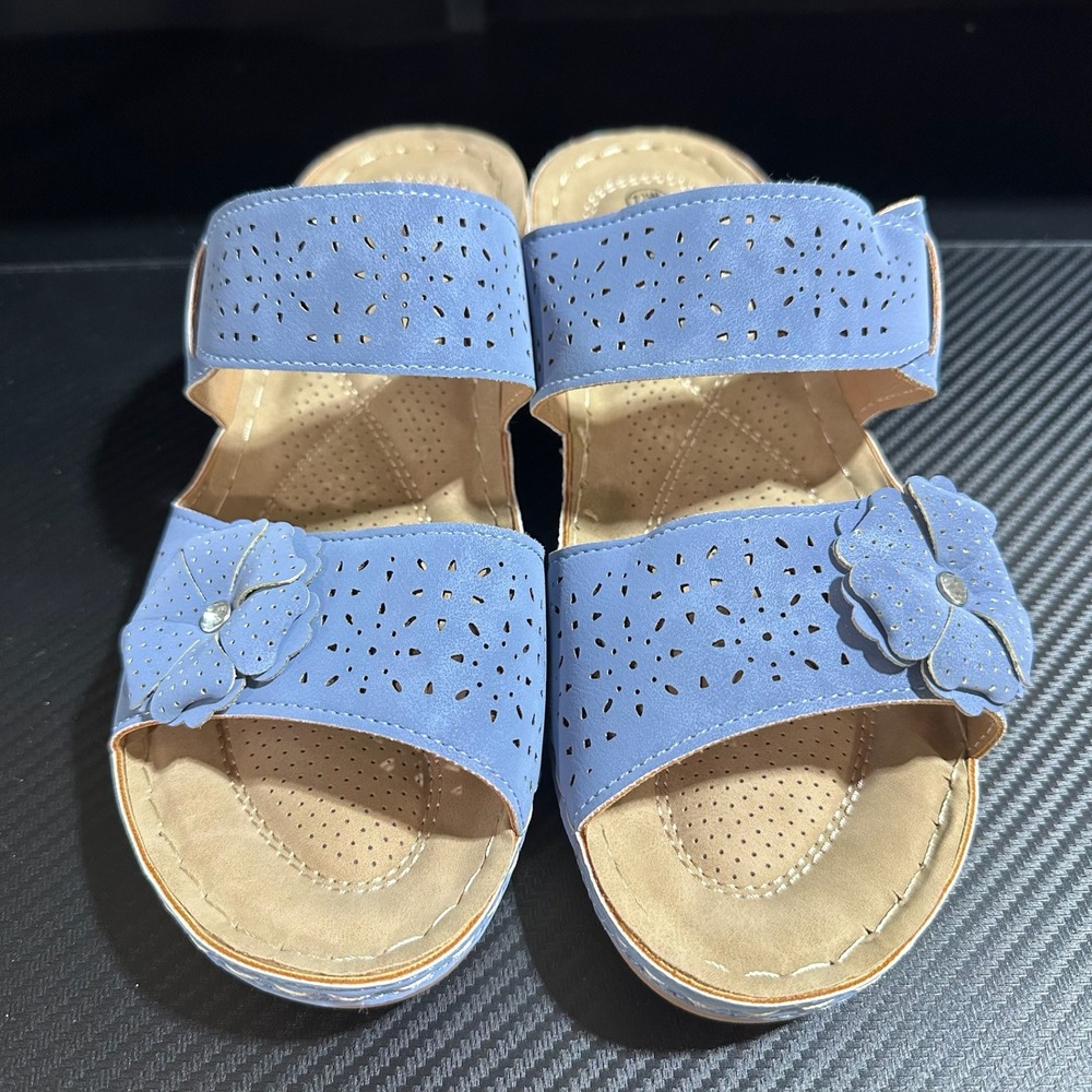 Women's Belladia Comfort Wide Fit Blue Flower Rhinestone Sandals Size 7.5W